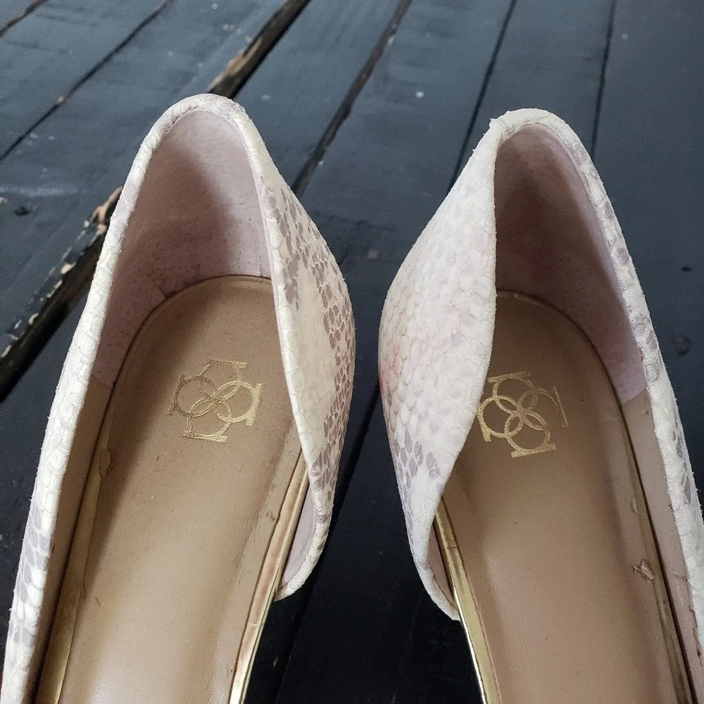 Ann Taylor Women's 9.5 Snakeskin Suede Pointed Toe Heels Beige Grey Cutout